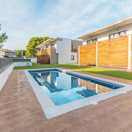 Cozy With Communal Pool * L'Escala
