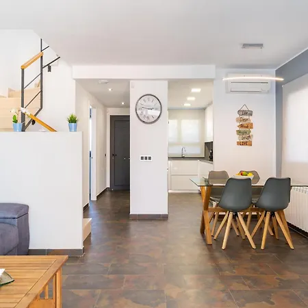 Cozy With Communal Pool וילה L' Escala