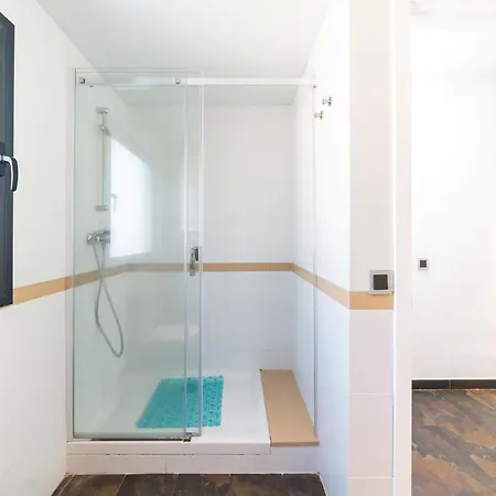 Cozy With Communal Pool וילה L' Escala