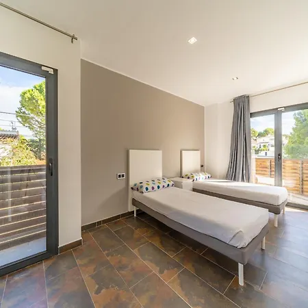 Cozy With Communal Pool
